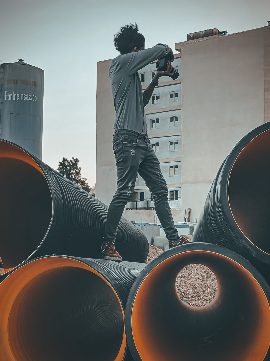 Mohammadhossein Askarian taking photos